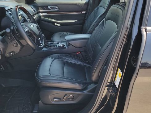 Used 2018 Ford Explorer Platinum AWD/4WD image 6