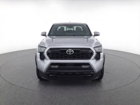 Used 2025 Toyota Tacoma TRD Off-Road AWD/4WD image 2