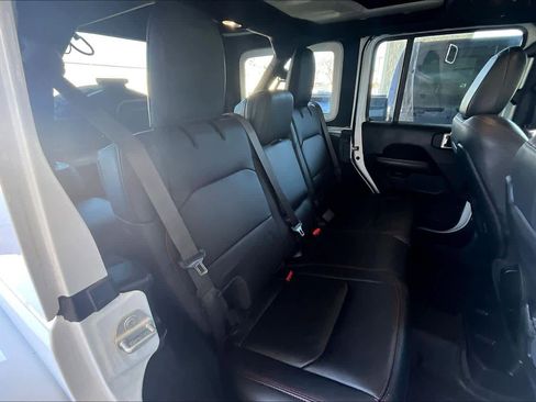 Used 2024 Jeep Wrangler Unlimited Rubicon image 18