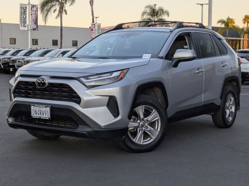 Used 2023 Toyota RAV4 XLE image 1