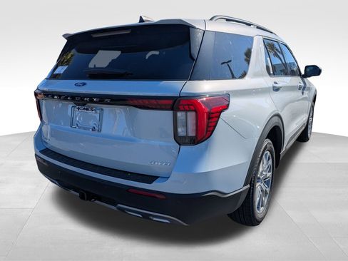 New 2026 Ford Explorer Active w/ Active Comfort Package image 5