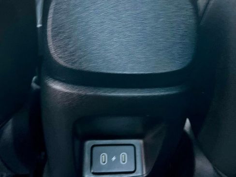 Used 2025 Hyundai Elantra SEL image 16