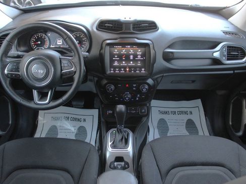 Used 2022 Jeep Renegade Latitude w/ Convenience Group AWD/4WD image 19