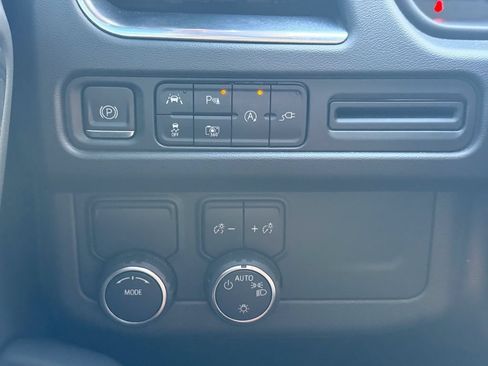 Used 2022 Chevrolet Tahoe LT w/ Luxury Package RWD image 36