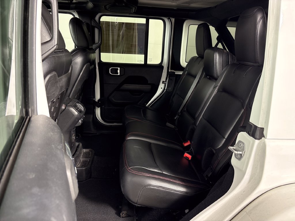 Used 2018 Jeep Wrangler Unlimited Rubicon AWD/4WD image 32