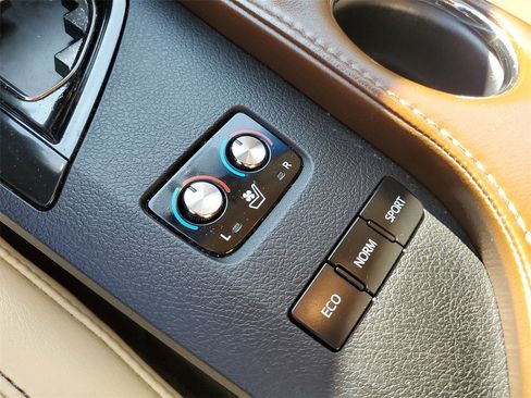 Used 2015 Toyota Avalon Limited image 37