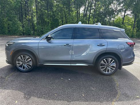 Used 2026 INFINITI QX60 Luxe w/ Cargo Package FWD image 9