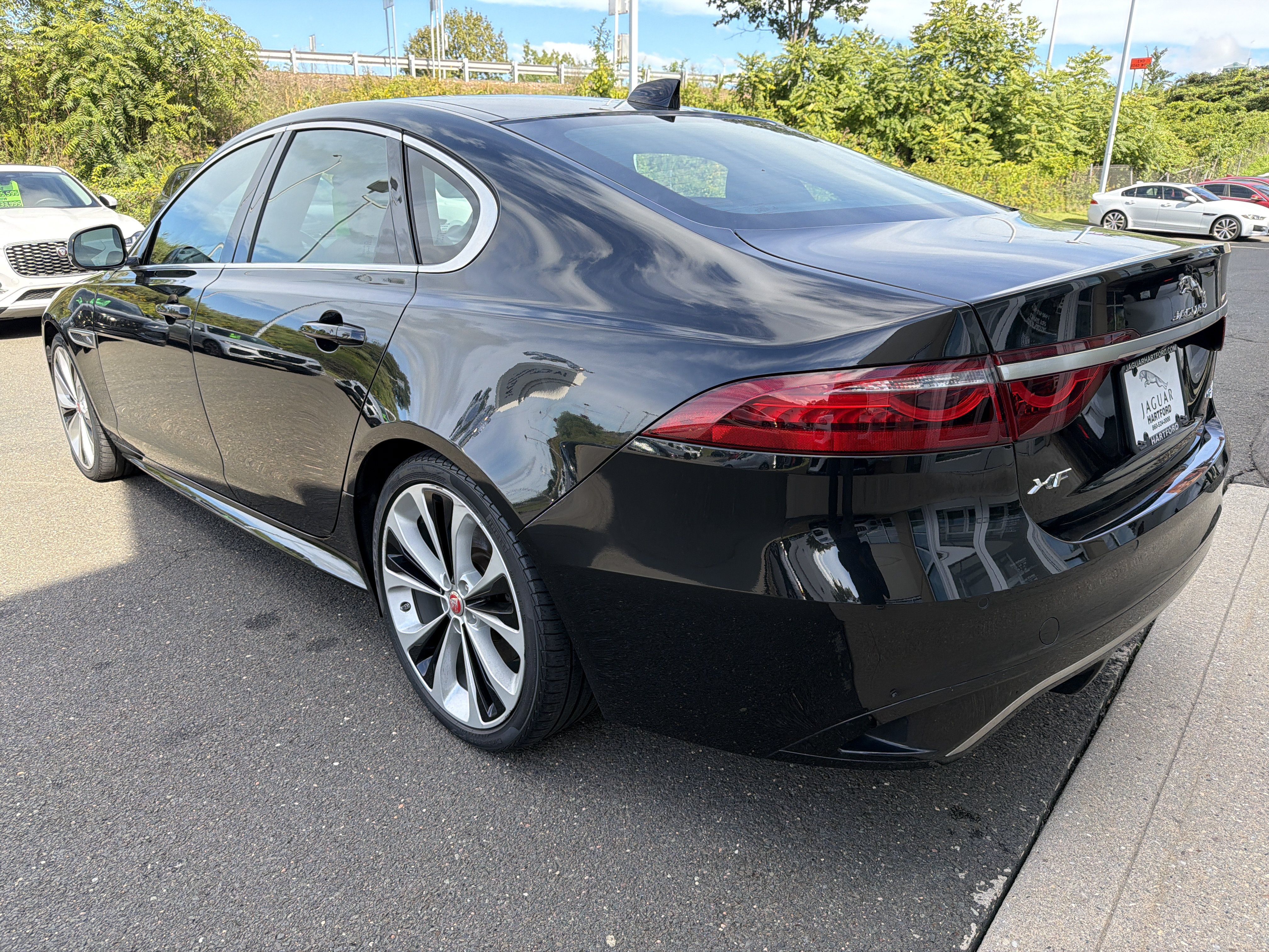Used 2022 Jaguar XF R-Dynamic SE AWD/4WD image 6