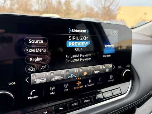 Used 2023 Nissan Rogue Platinum w/ Platinum Premium Package image 17