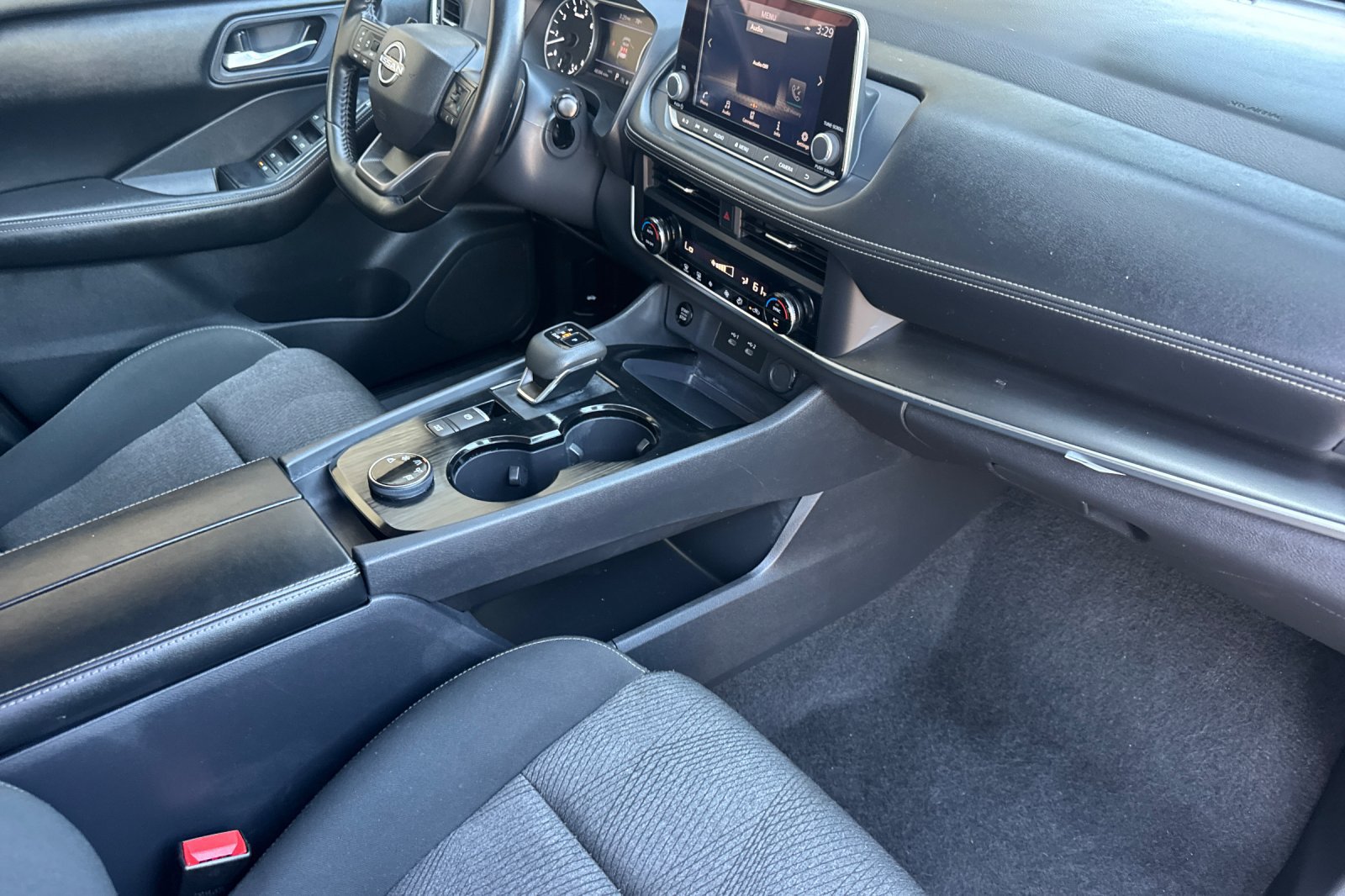 Certified 2025 Nissan Rogue SV AWD/4WD image 20