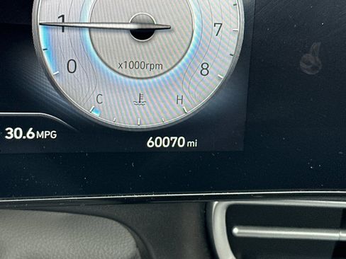 Used 2024 Hyundai Elantra SEL image 27