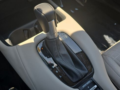 Used 2023 Honda HR-V LX image 24