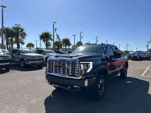 Used 2024 GMC Sierra 3500 Denali w/ Denali Reserve Package image 12