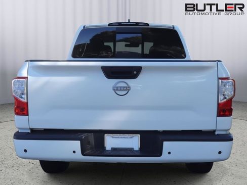 Used 2023 Nissan Titan SV image 7