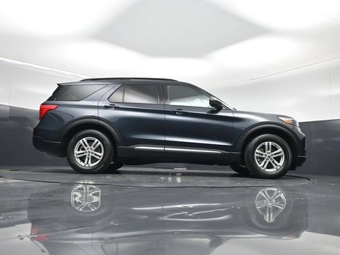 Used 2023 Ford Explorer XLT RWD image 48