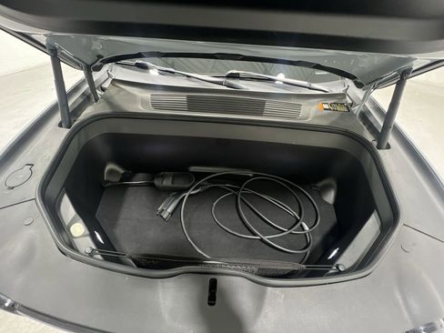 Used 2023 Rivian R1S Adventure image 27