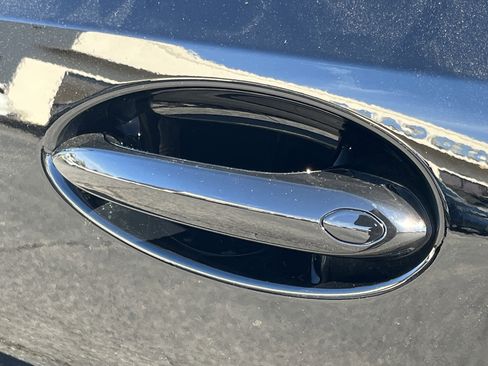 New 2026 BMW 330i Sedan w/ Convenience Package image 30