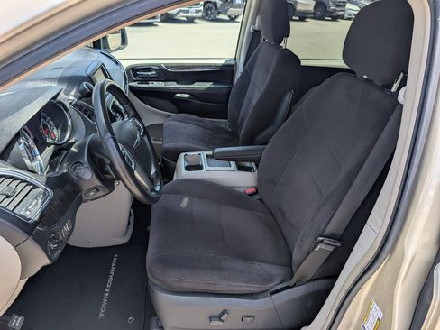 Used 2011 Chrysler Town & Country Touring FWD image 2