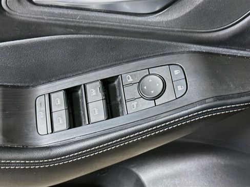 Used 2024 Nissan Rogue SV FWD image 20