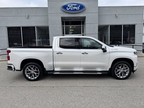 Used 2021 Chevrolet Silverado 1500 High Country image 10