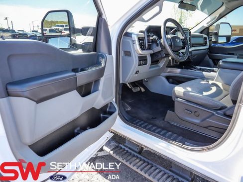 Used 2025 Ford F250 XLT w/ FX4 Off-Road Package image 27