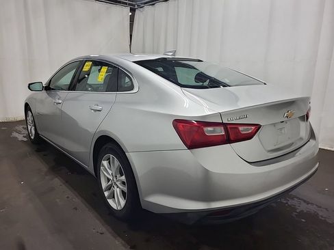 Used 2018 Chevrolet Malibu LT FWD image 4