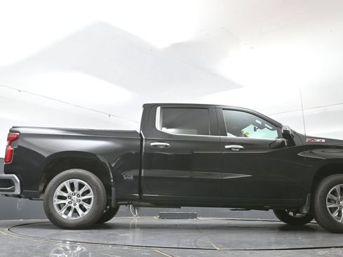 Used 2021 Chevrolet Silverado 1500 LTZ w/ LTZ Premium Package AWD/4WD image 50