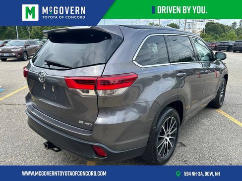 Used 2018 Toyota Highlander SE AWD/4WD image 5