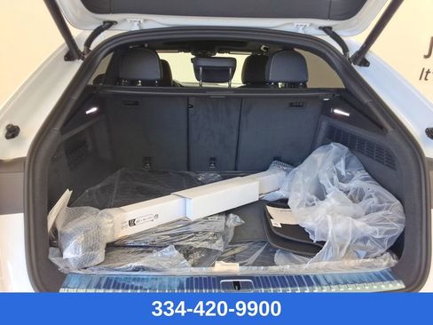 New 2026 Audi Q8 Premium Plus image 21