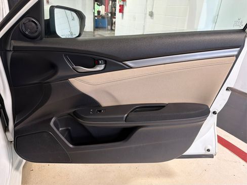 Used 2018 Honda Civic EX image 26