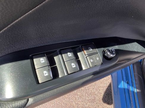 Used 2019 Toyota Camry XLE FWD image 15