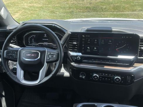 Used 2024 GMC Sierra 1500 Elevation AWD/4WD image 12