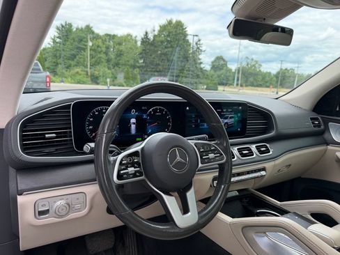 Used 2020 Mercedes-Benz GLS 450 4MATIC image 10