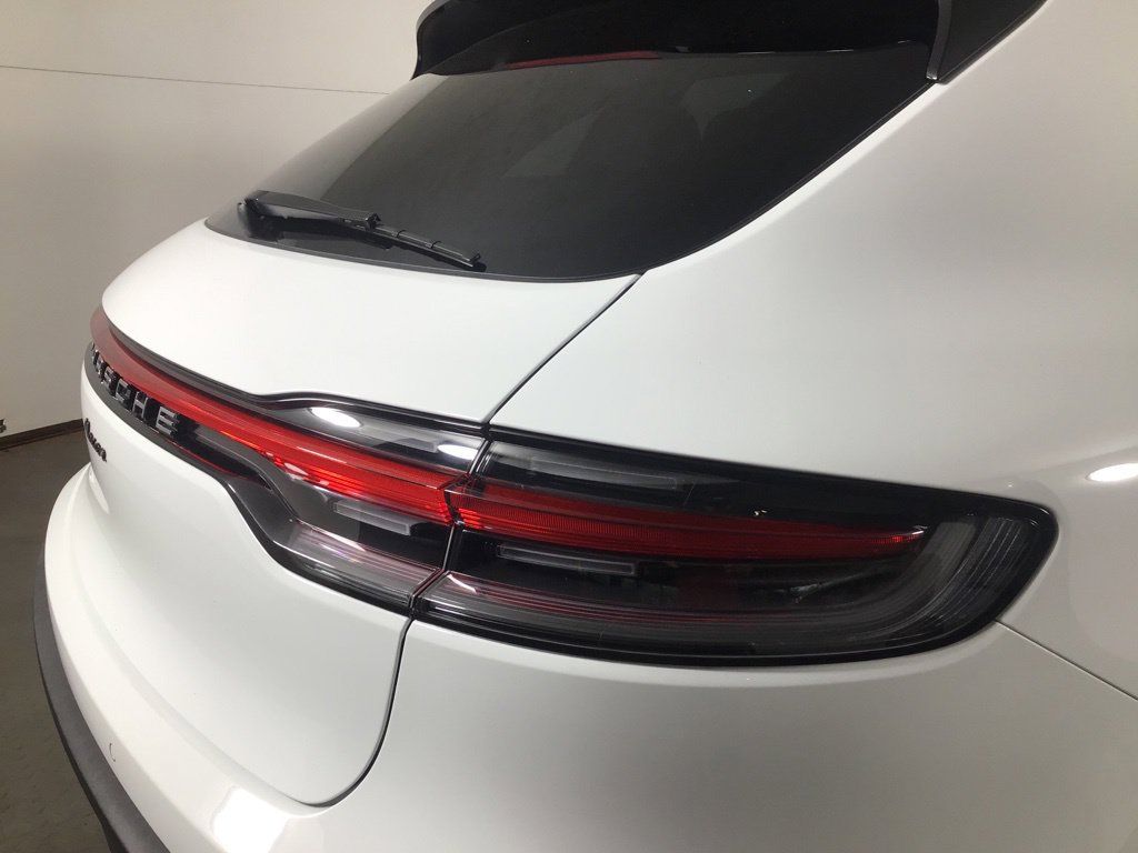 Certified 2026 Porsche Macan AWD/4WD image 16
