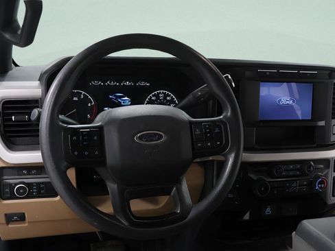 Used 2024 Ford F350 XLT AWD/4WD image 6