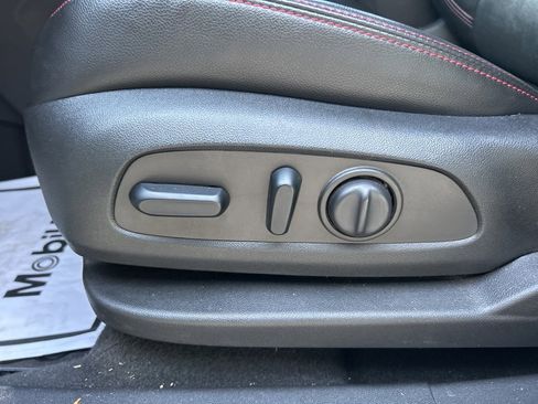 Certified 2022 Chevrolet Equinox RS w/ RS Leather Package image 14