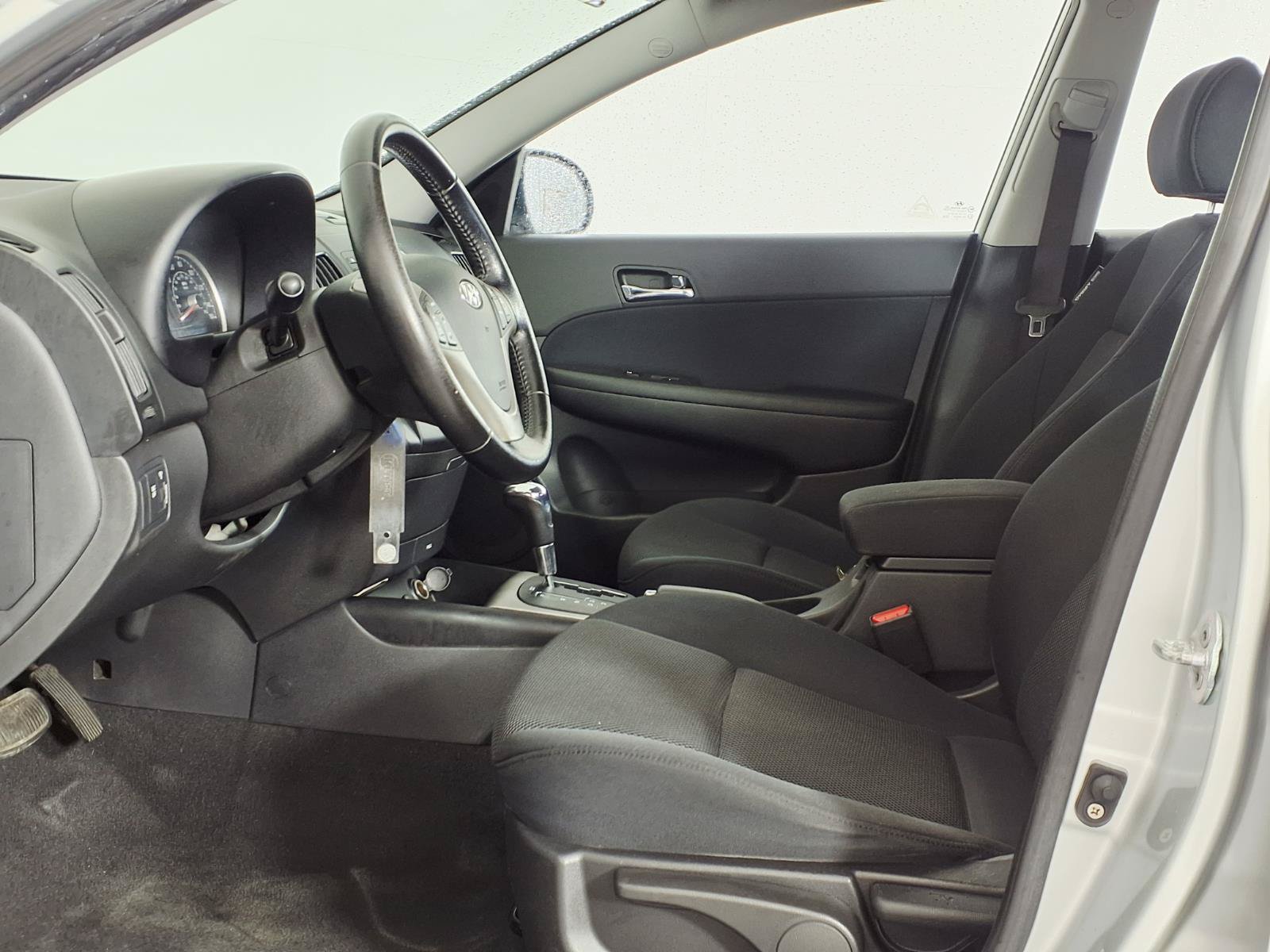 Used 2009 Hyundai Elantra FWD image 17