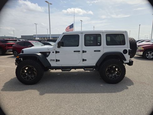 Used 2023 Jeep Wrangler Unlimited Sport w/ Sun And Sound Package AWD/4WD image 6