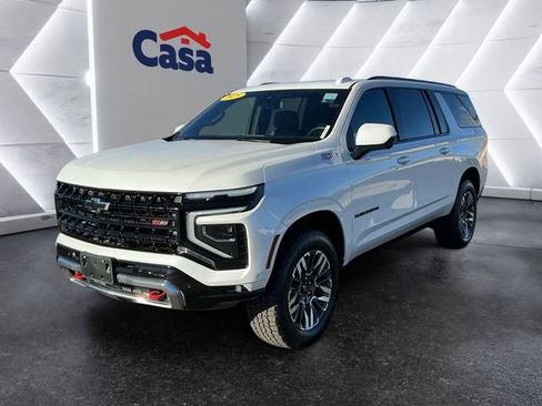 Used 2025 Chevrolet Suburban Z71 image 7