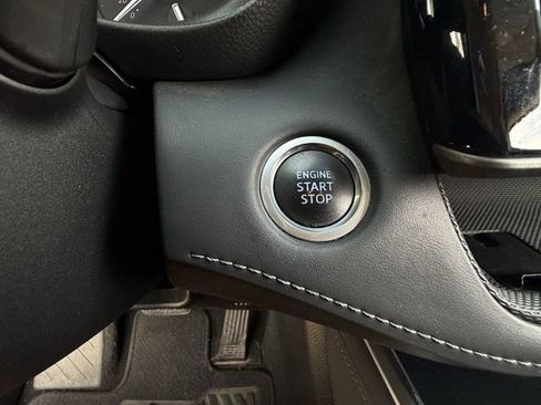 Used 2021 Toyota Highlander Limited image 24