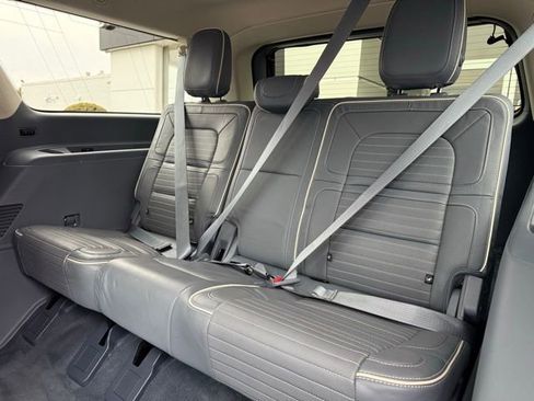 Used 2022 Lincoln Navigator L Black Label image 22