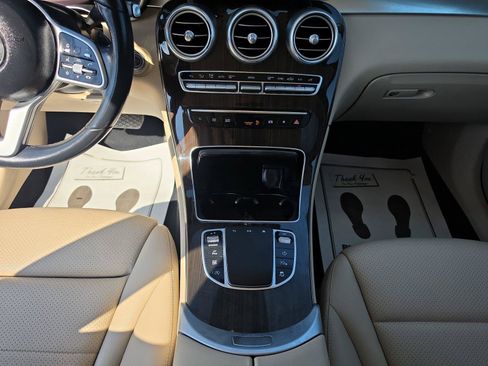 Used 2022 Mercedes-Benz GLC 300 image 11