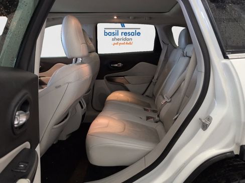 Used 2020 Jeep Cherokee Limited AWD/4WD image 17