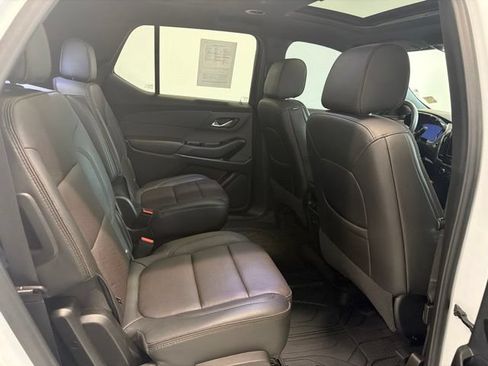 Used 2023 Chevrolet Traverse High Country AWD/4WD image 46