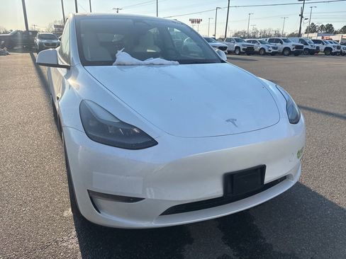 Used 2023 Tesla Model Y Long Range image 9