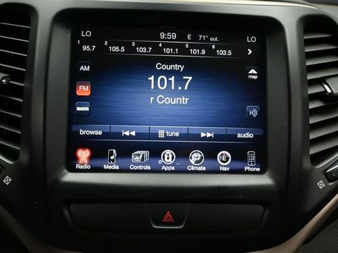 Used 2017 Jeep Cherokee High Altitude AWD/4WD image 28