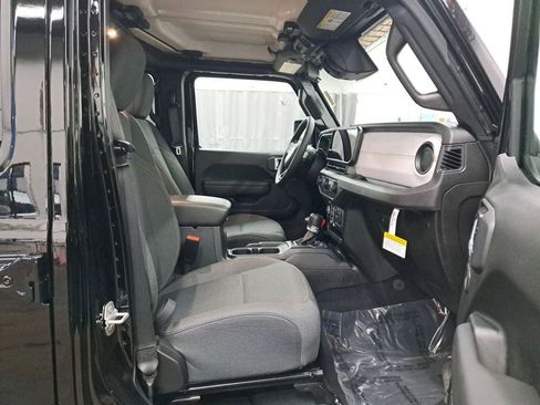 New 2026 Jeep Gladiator Sport image 17