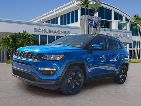 Used 2021 Jeep Compass Latitude FWD image 3