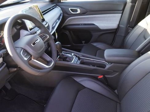 New 2026 Jeep Compass Latitude image 20