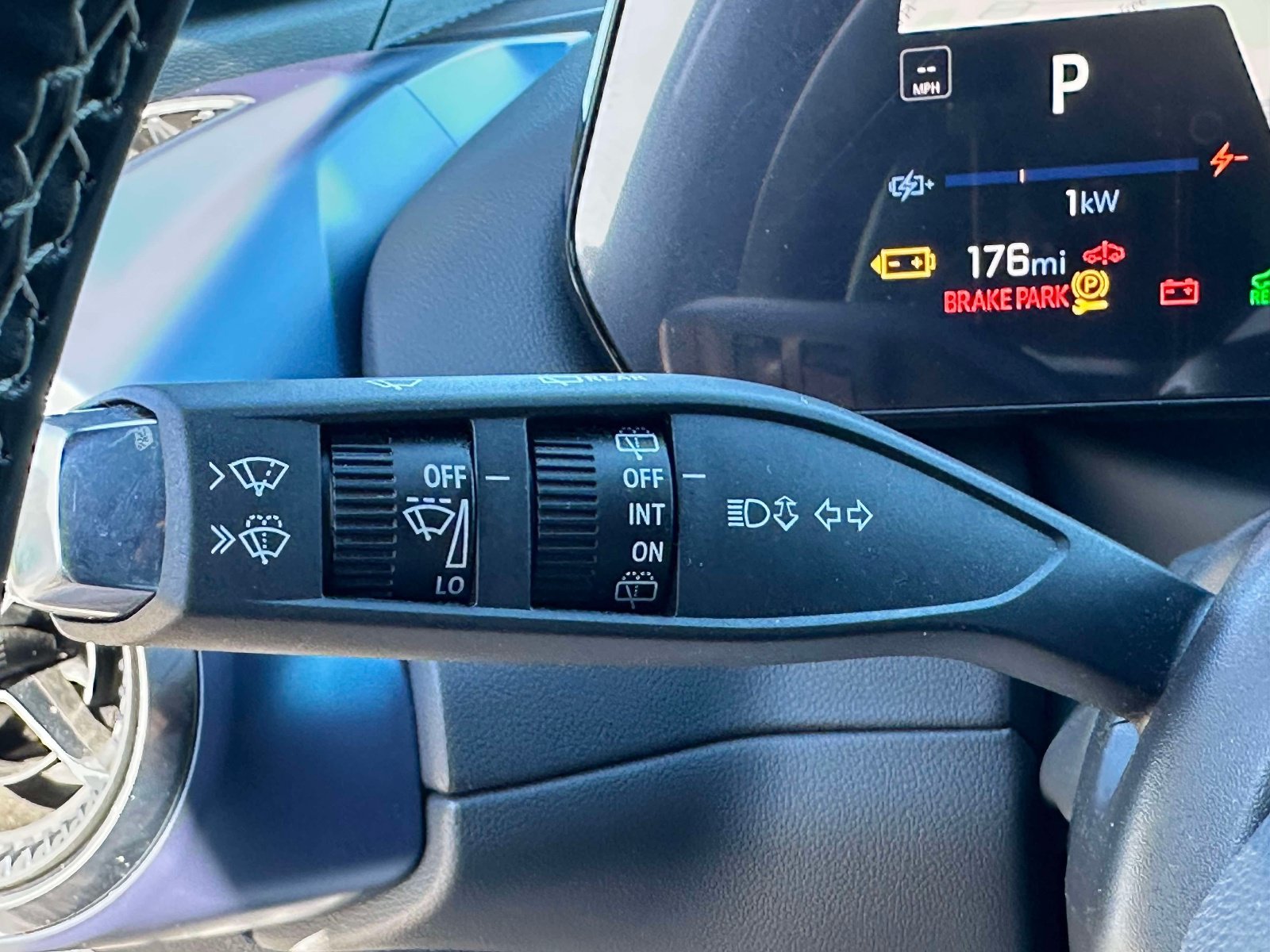 Used 2024 Chevrolet Equinox EV LT FWD image 17